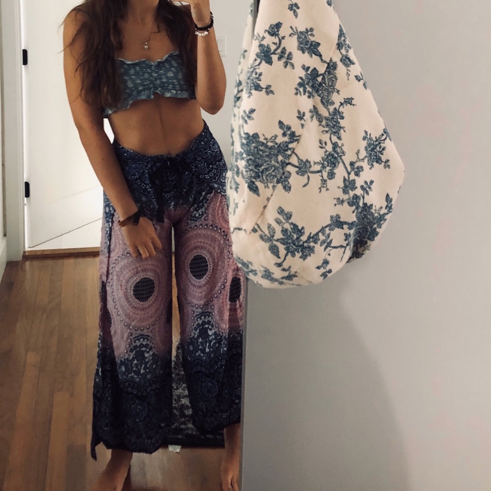 Wide bohemian pants with openings at the sides